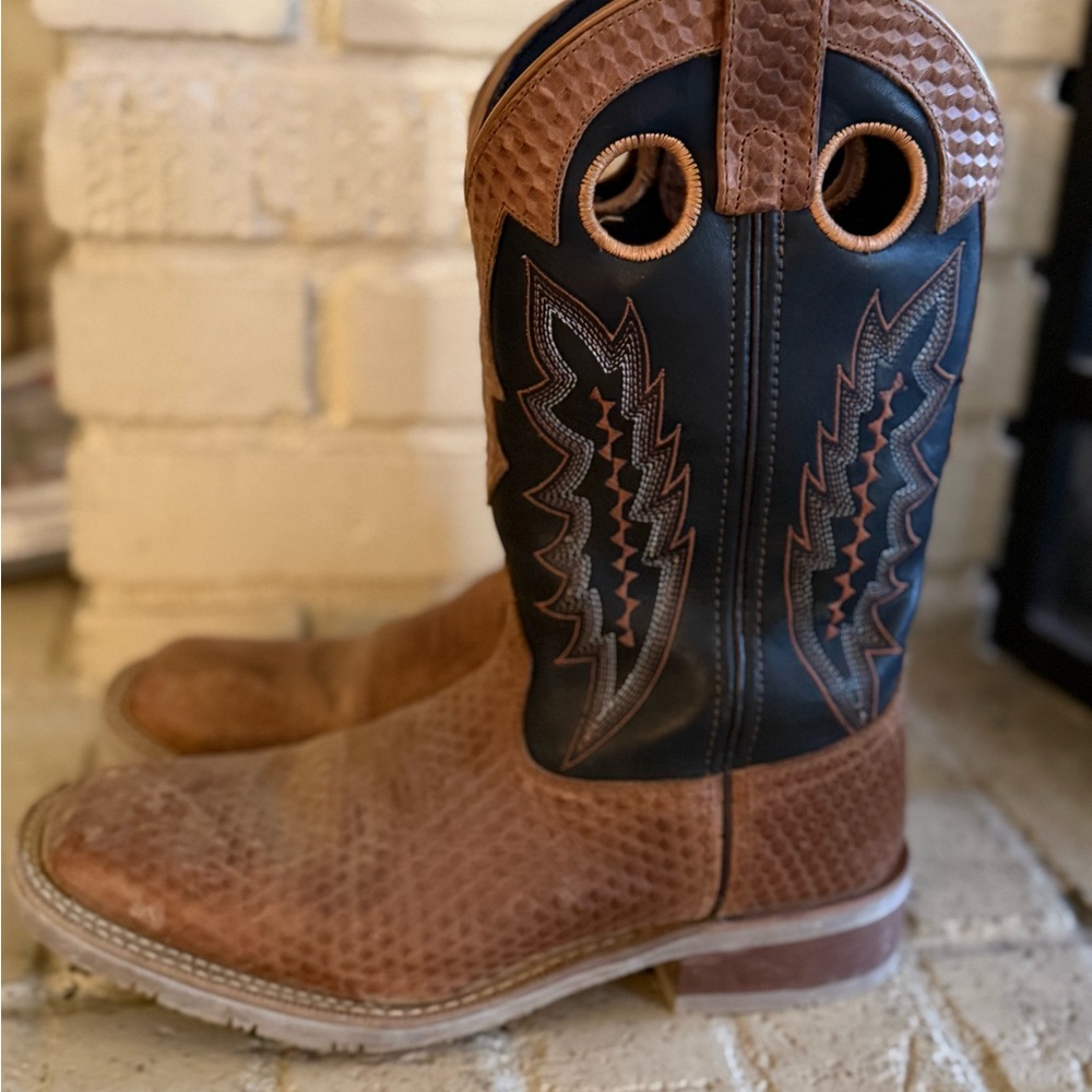 Laredo Tan and Black Western Boots - Picture 3 of 6
